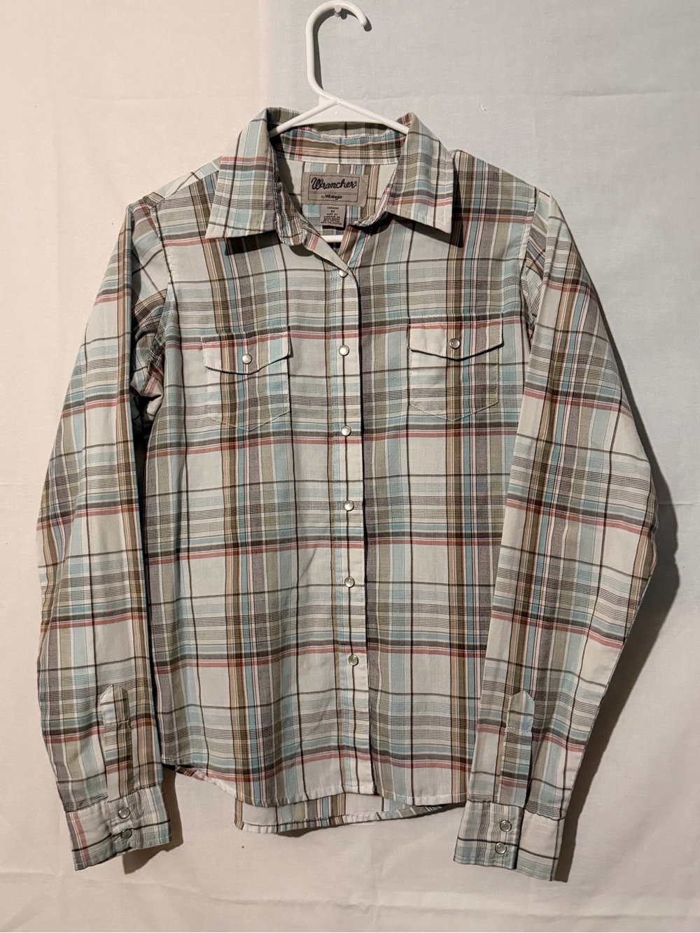 Wrangler Plaid Button-Down Shirt in Blue, Brown, Cream, and Red- pearl snap Sz M
